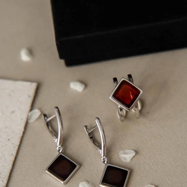 Кольцо серебряное с янтарём R9184-1SV SunStone