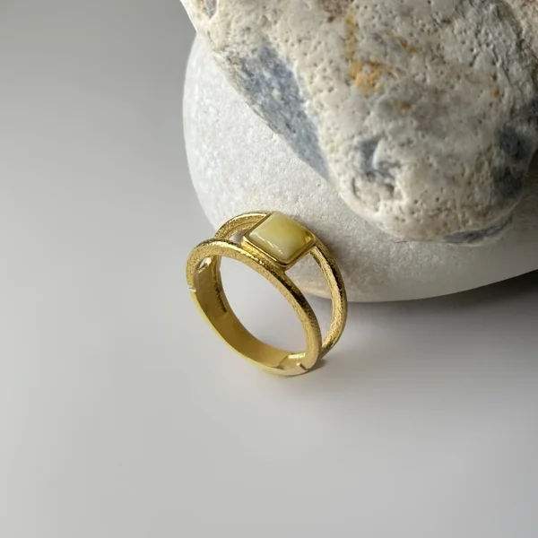 Кольцо серебряное с янтарём R21049ZM SunStone