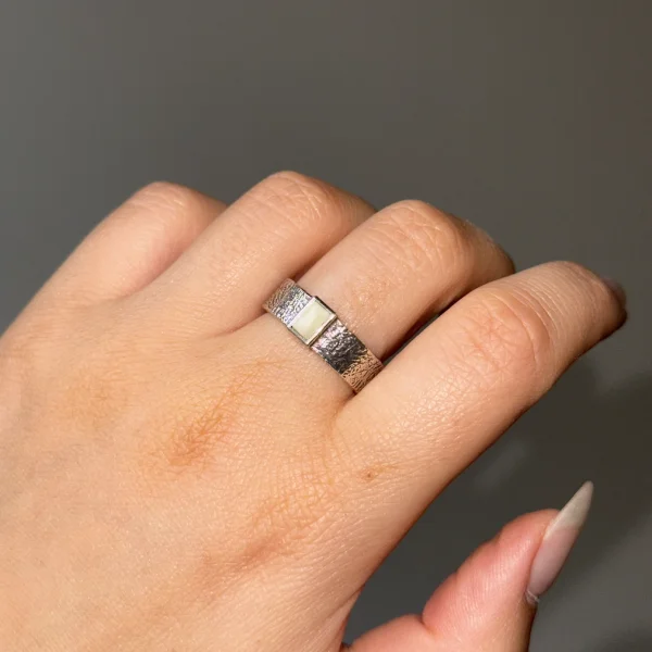 Серебряное кольцо с янтарем R30010СМ manufacturer
