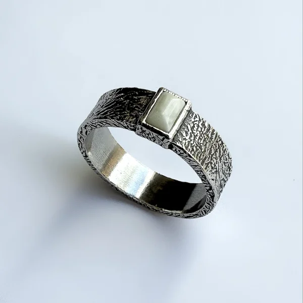 Серебряное кольцо с янтарем R30010СМ manufacturer