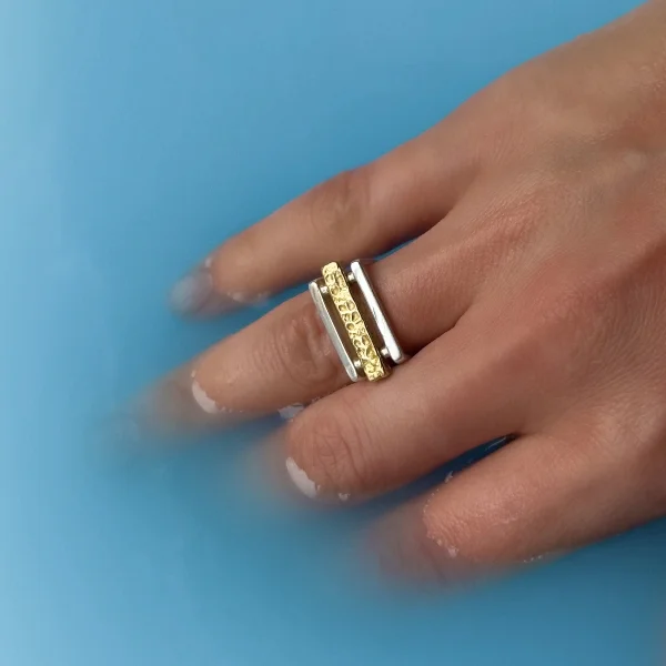 Кольцо серебряное R5012Q SunStone