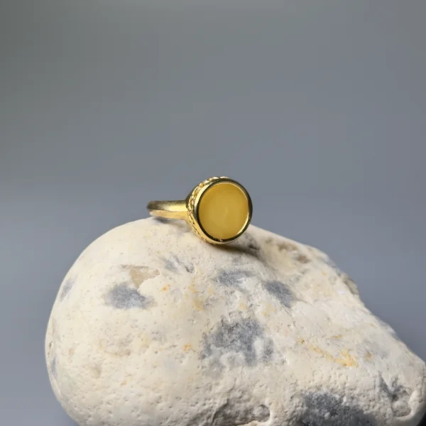 Кольцо серебряное с янтарём R000002ZM SunStone