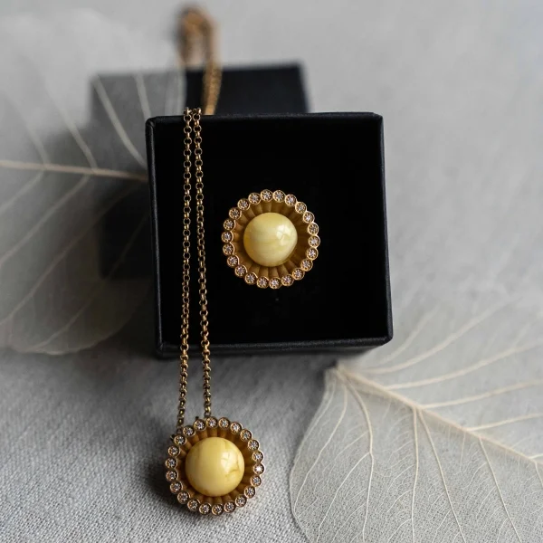 Кольцо серебряное с янтарём R000022ZM SunStone