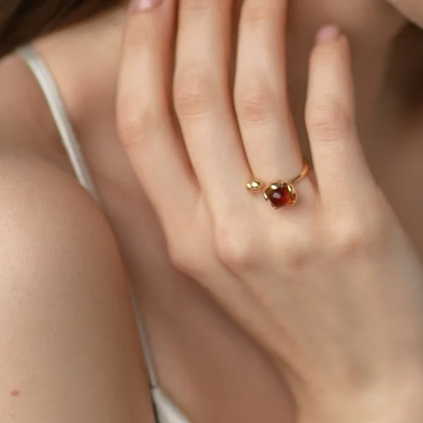 Кольцо серебряное с янтарём R9221ZK SunStone