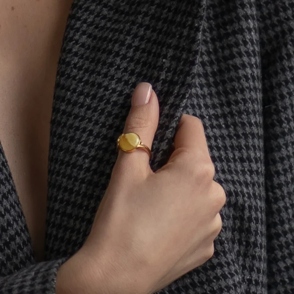 Кольцо серебряное с янтарём R9222ZM SunStone