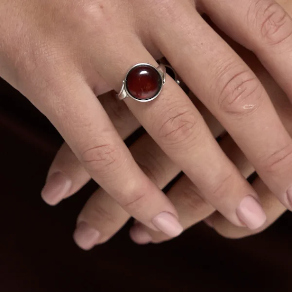 Кольцо серебряное с янтарём R9222RV SunStone